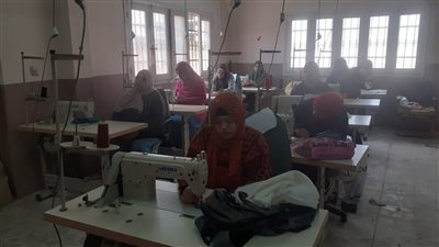 دورة تدريبية على مهنة التفصيل والحياكة للفتيات بدمياط