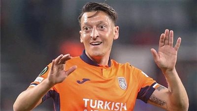 أرقام وإنجازات مسعود أوزيل بعد اعتزاله كرة القدم