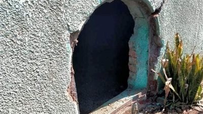 عقوبة المتهمين بسرقة أبواب المقابر في القليوبية (صور)