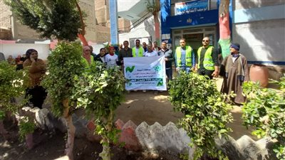 تنفيذ أعمال تشجير وزراعة شتلات بالقوصية في أسيوط 