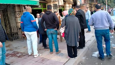 اشتباكات بين حملة إزالة من حي العجمي وباعة في سوق الهانوفيل بالإسكندرية