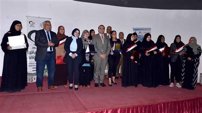 نائب محافظ الأقصر يشكر سيدات مصر لحرصهن على تنمية الصناعة