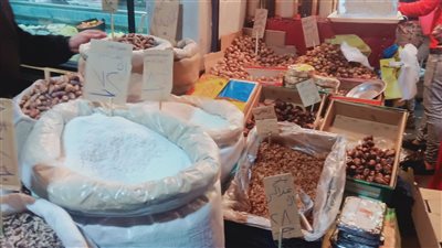 ياميش رمضان فاكهة الصائمين على مائدة الإفطار في الإسكندرية 