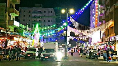 رمضان فرحة من الرحمن.. السعادة تغمر المصريين وأصوات التراويح تعطر ليالي المحروسة (فيديو)