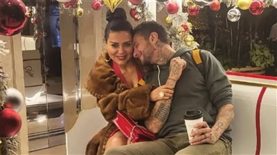 رانيا يوسف: أحمد الفيشاوي مش عاتق الستات الأكبر منه وهذا موقفي من الزواج منه (فيديو)