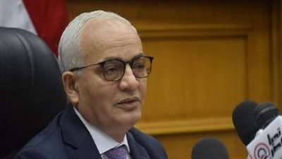 وزير التعليم يوجه باستقبال الطلاب المصريين بالسودان لأداء امتحانات الثانوية العامة بمصر 