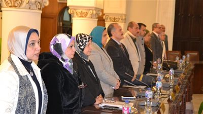 مجلس خدمة المجتمع بجامعة الإسكندرية يستعرض أنشطة الكليات