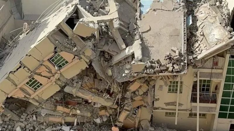 مبني الدوحة المنهار،