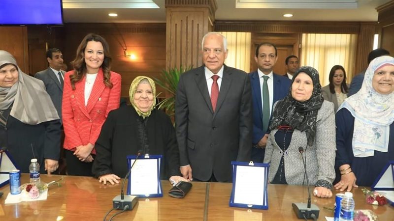 تكريم محافظ الجيزة