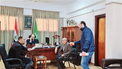 رئيس حي غرب المنصورة يلتقي أعضاء مجلس النواب لتحقيق مطالب المواطنين