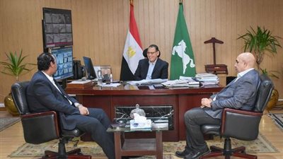 محافظ الشرقية يلتقي نواب البرلمان لاستعراض مشاكل دوائرهم