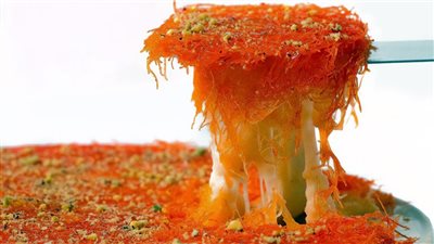 طريقة عمل الكنافة النابلسية لتحلية أول يوم رمضان (فيديو)