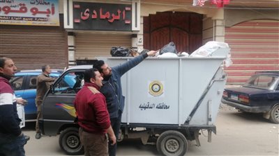 رفع 770 طن قمامة و70 طن أتربة من الشوارع والميادين بالدقهلية
