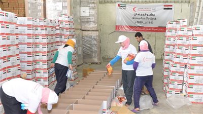 توزيع  200 كرتونة سلع غذائية غدا لأهالي منطقة الصف