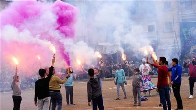 بالشماريخ والطبل البلدي، افتتاح الدورة الرمضانية بمركز شباب محلة روح بالغربية (صور)