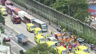 إصابة 87 شخصا في حادث مروري ضخم بـ هونج كونج (فيديو)