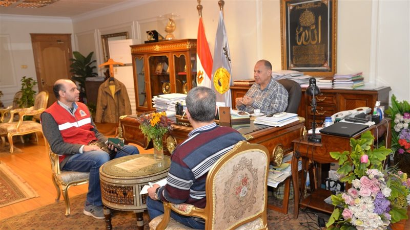 اجتماع محافظ أسيوط،