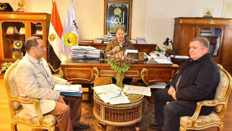 اجتماع محافظ أسيوط،