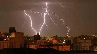 مطر شديد يتصدر تويتر بعد غزوة الأمطار وصوت الرعد المفاجئة، ومتابعون: سلم يا رب