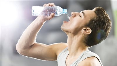 التسمم المائي، عندما يصبح الإفراط في شرب الماء قاتلا، ماذا قال الأطباء