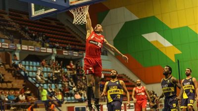 رجال سلة الأهلي يواجهون الاتصالات في الدوري