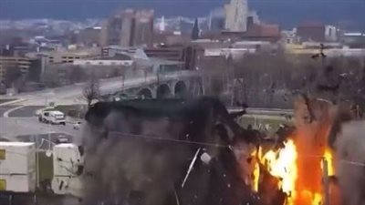 انفجار مخيف في أمريكا يدمر مصنع شيكولاته وقتلى وجرحى في الحادث (فيديو)