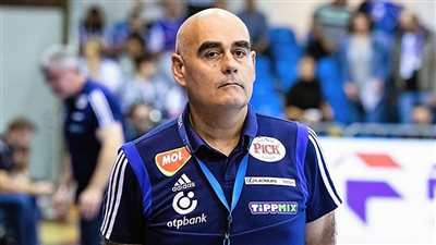 كرة اليد، كارلوس باستور يجتمع بلاعبي المنتخب أون لاين