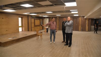 محافظ أسيوط يتابع أعمال تطوير قاعة المجلس التنفيذي بأحدث الوسائل التكنولوجية