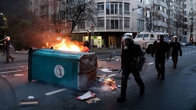 الإمارات تحذر مواطنيها بسبب المظاهرات الفرنسية وتدعوهم بالتسجيل في خدمة تواجدي