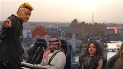 ياسمين عز تغني بالصوت الصيفي لرامز جلال أثناء تهديد الثعبان (فيديو)