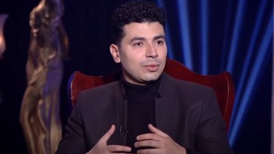 محمد أنور عن مسرحية زواج اصطناعي: مسؤولية كبيرة (فيديو)