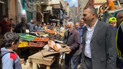 رئيس حي شرق الإسكندرية يشن حملة مفاجئة لضبط الأسواق والرقابة على الأسعار 