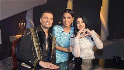 زوجة حسن شاكوش تكشف لـ العرافة سر سجودها في حفل الزفاف 