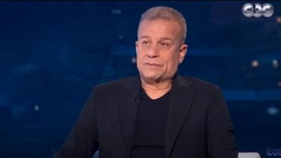 شريف منير: لما كبرت عرفت إني أستاهل أبويا يضربني بالحزام (فيديو)