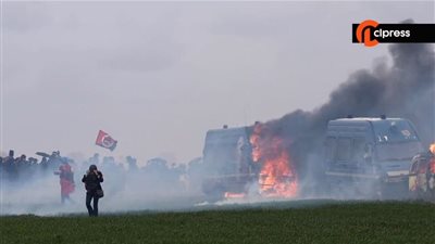 نائب في البرلمان الأوروبي وشهود عيان يكذبون تصريحات وزير الداخلية الفرنسي (فيديو)