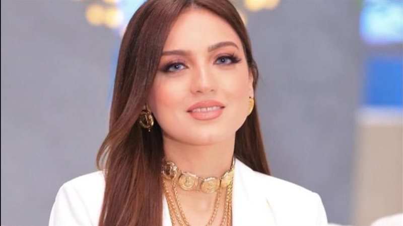 ياسمين عز، فيتو 