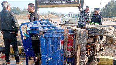 إصابة شخصين في حادث تصادم سيارة مع تروسيكل بالإسماعيلية