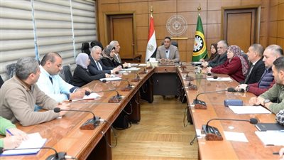 محافظ الدقهلية يناقش الأوضاع البيئية لمصانع المنطقة الصناعية بجمصة 