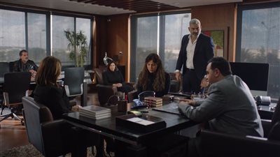 مسلسل جميلة الحلقة 4، ريهام حجاج تكتشف خيانة سوسن بدر لوالدها 