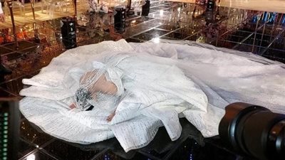 حسن شاكوش عن سجدة زوجته: متوقعتش تعمل كده ومبتسيبش فرض (فيديو)