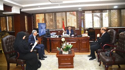 لحل مشاكل دوائرهم.. محافظ الغربية يلتقي أعضاء النواب والشيوخ 
