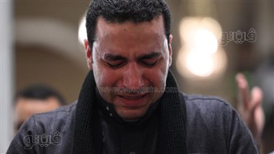 بكاء المصلين في صلاة التراويح بمسجد الحسين (فيديو وصور)