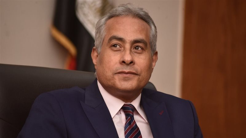 حسن شحاتة وزير القوى