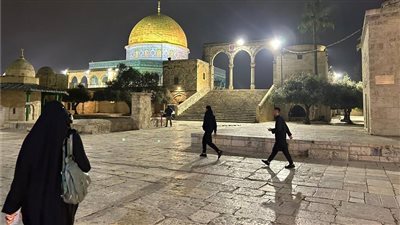 أجواء روحانية، المسجد الأقصى يستقبل المصلين المتوافدين لصلاة فجر اليوم الخامس من رمضان (صور)