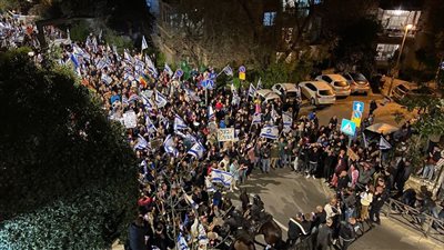 جيش الاحتلال يرفع حالة التأهب بعد فقدان السيطرة داخل إسرائيل ( فيديو)