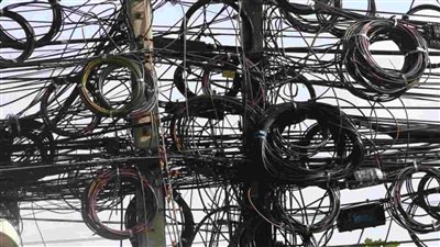 خطة لاستبدال أسلاك الكهرباء المتهالكة بأخرى معزولة بدشنا