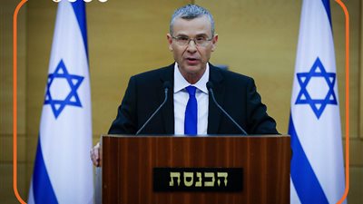 من هو ياريف ليفين مفجر الأزمة في دولة الاحتلال (انفوجراف)