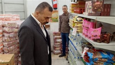 رئيس حي شرق بالإسكندرية يقود حملة لإزالة الإشغالات 