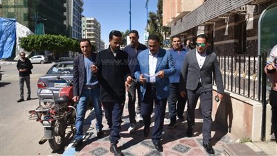 محافظ مطروح يتفقد المركز التكنولوجي لخدمة المواطنين (صور)