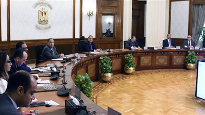 رئيس الوزراء يتابع موقف تطبيق منظومة الشحن المسبق